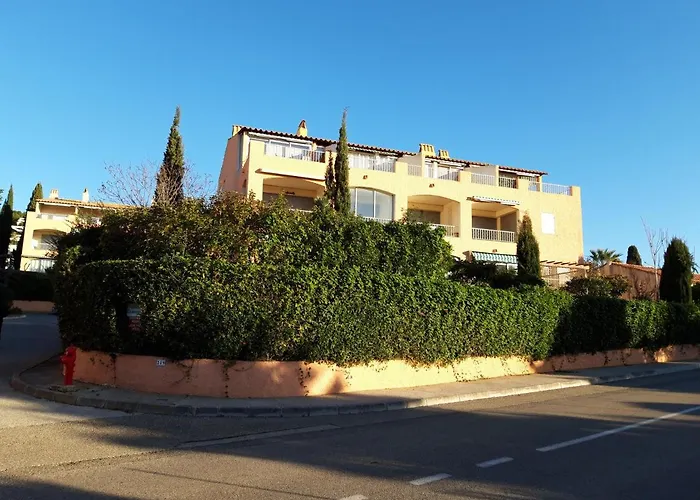 T2, Jardin, Veranda Chambre, Climatisation, Parking Privatif, Proche A Pied Centre, Plage, Gare, Pour 3 Adultes Ou 2 Adultes Avec 2 Enfants
