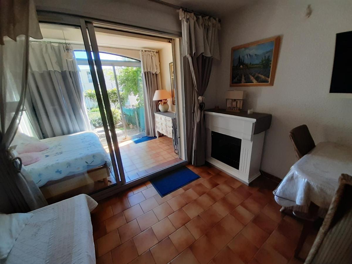 Apartment Cozy Garden Retreat: & Convenience Bandol